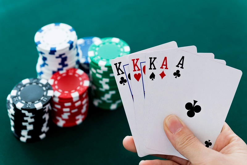 Các quyền hành động trong luật poker Quốc tế